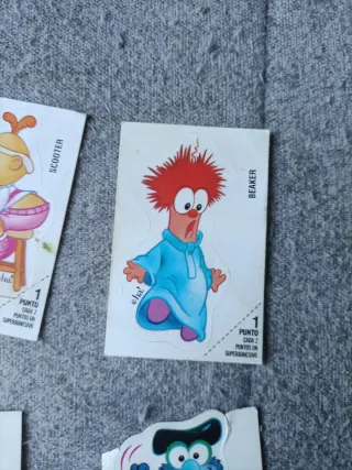 4 Cromos Pequeñecos Phoskitos.