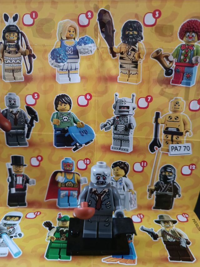 Lego Minifigura Zombie Serie 1 (8683)