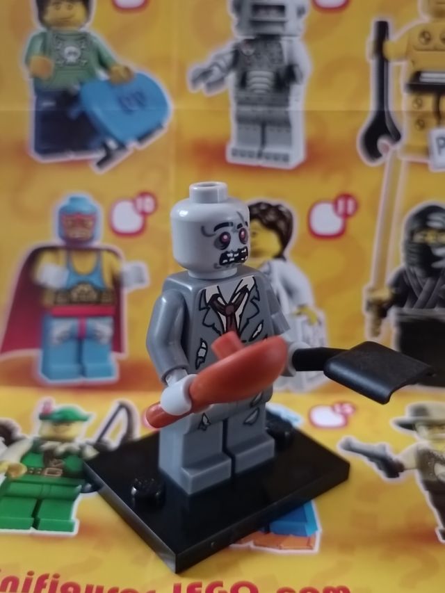 Lego Minifigura Zombie Serie 1 (8683)