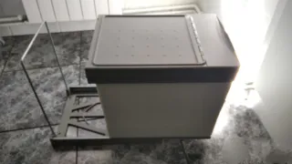 Cubo basura extraíble bajo fregadero
