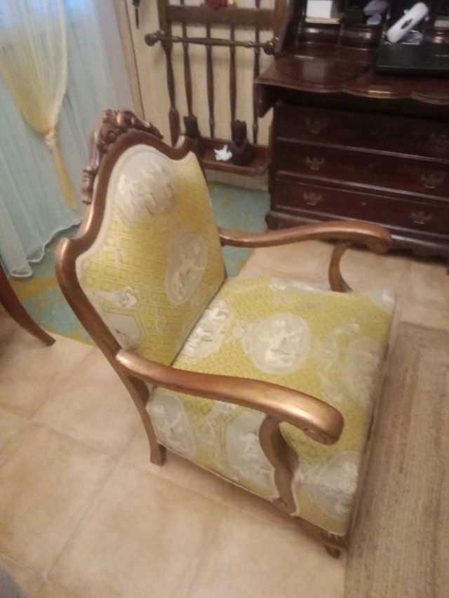 Sillón antiguo - Madera y tela
