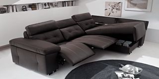 Sofá chaise longue de cuero marrón