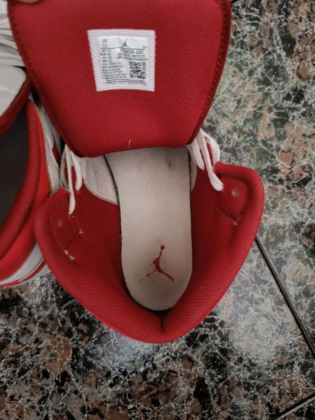 Zapatillas Jordan 1 Mid - Blancas y Rojas