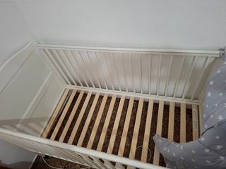 Cuna bebé blanca y colchón 