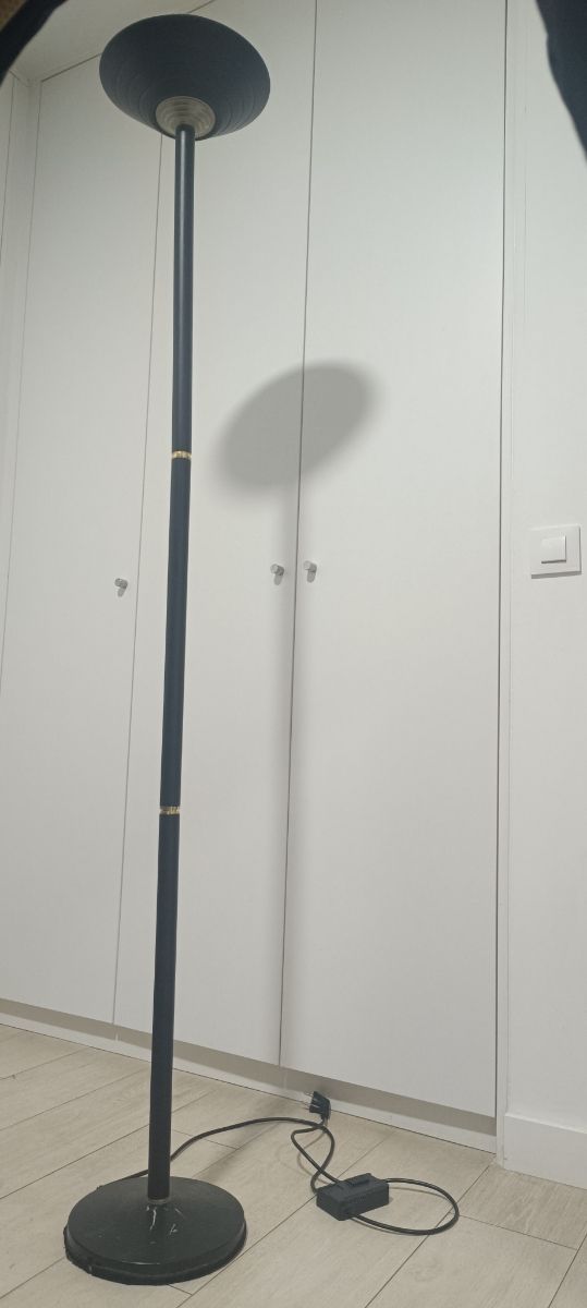 Lámpara pie halógena - negra y dorada