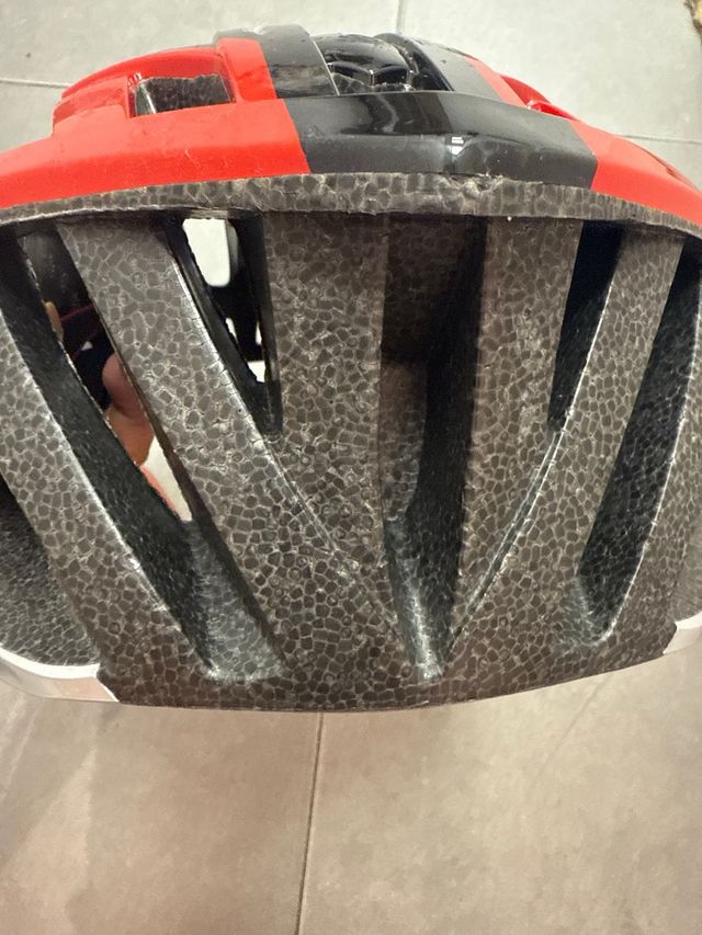 Casco de bicicleta o patinete