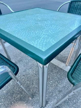 Mesa y 4 sillas terraza - Jardín