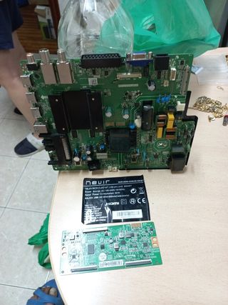 Placa base TV NEVIR 43" UHD Smart