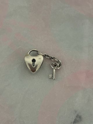 Charm Pandora Corazón-Llave Plata