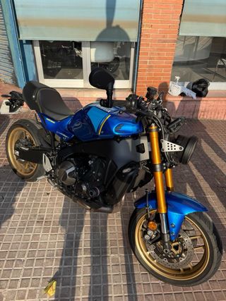 Yamaha XSR900 azul