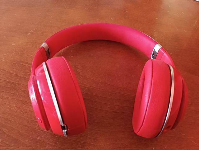 Auriculares Beats Studio Wireless rojos