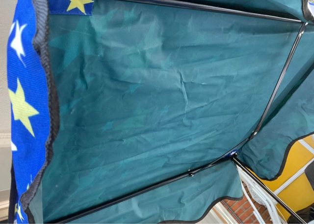 Silla plegable con parasol. Nueva sin estrenar