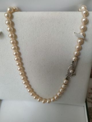 Collar muy antiguo de perlas y plata
