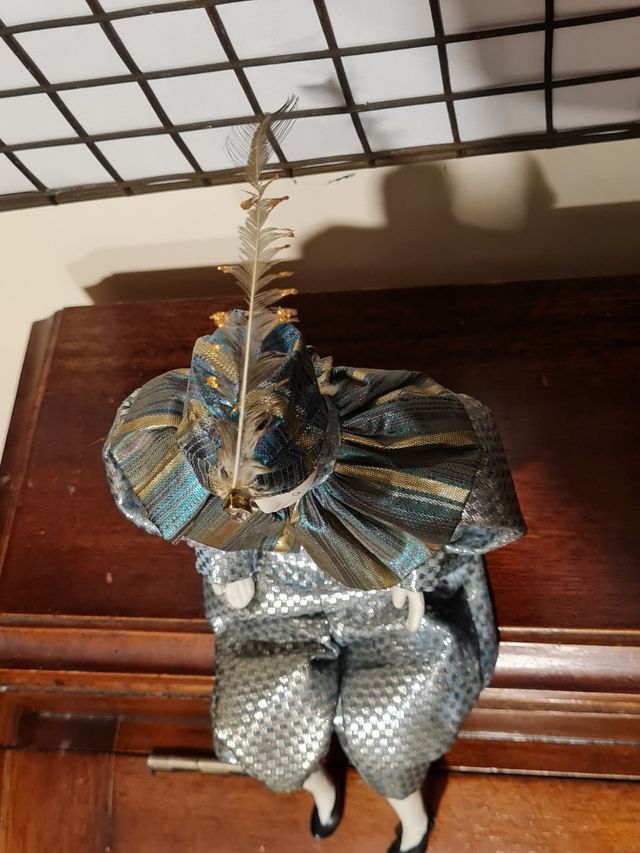 Bambola pagliaccio in porcellana