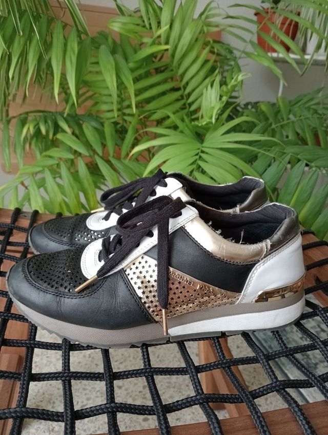 Zapatillas Michael Kors - Negras y Doradas