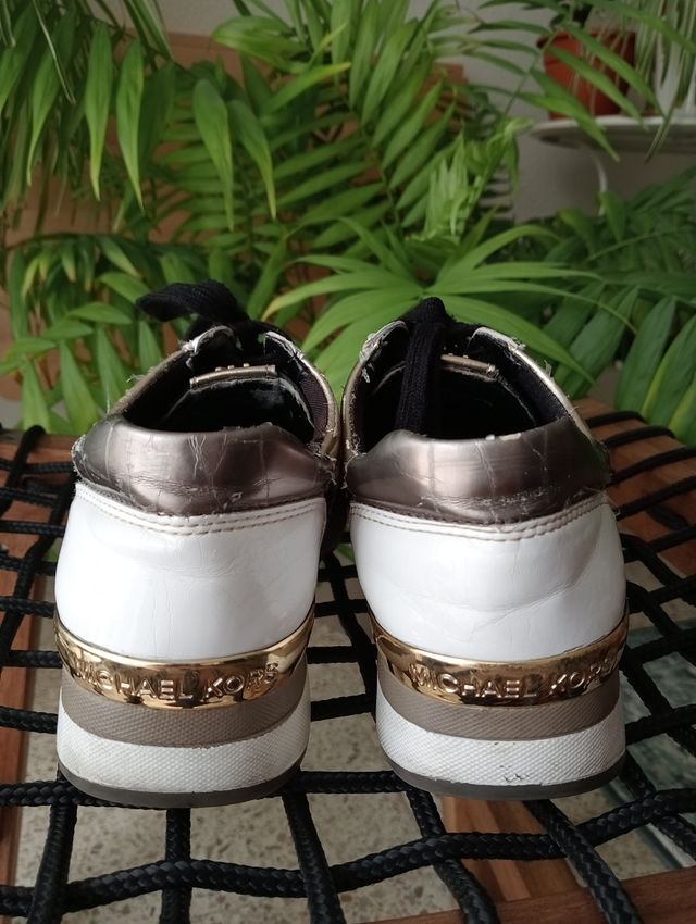 Zapatillas Michael Kors - Negras y Doradas