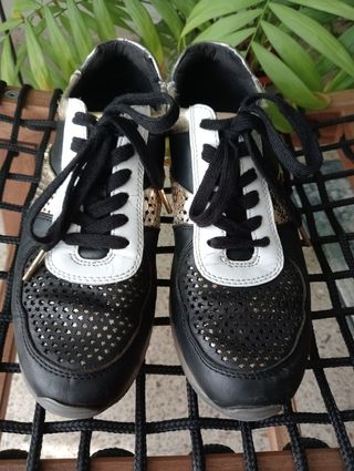 Zapatillas Michael Kors - Negras y Doradas