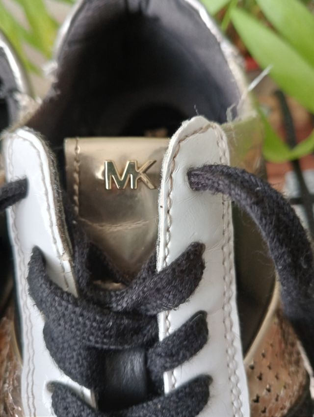 Zapatillas Michael Kors - Negras y Doradas