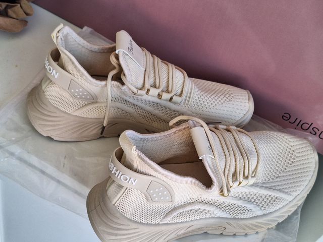 Zapatillas Jin Shi Juan beige