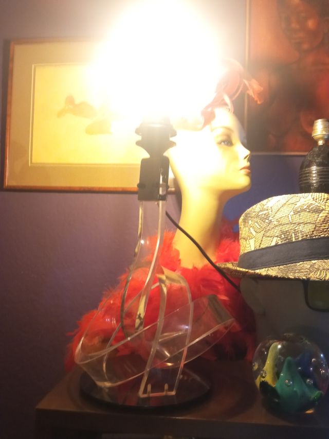 Lampada in metacrilato modernista