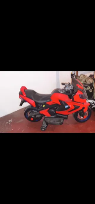 Moto eléctrica infantil roja