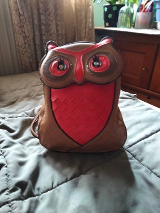 Mochila búho marrón y roja