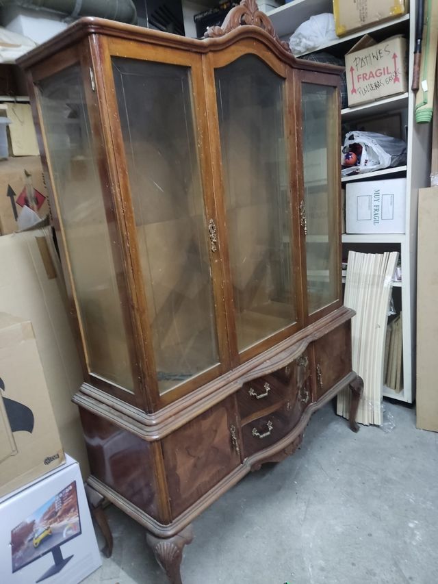 Vitrina antigua de madera