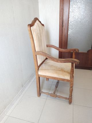 Sedia con braccioli  classica