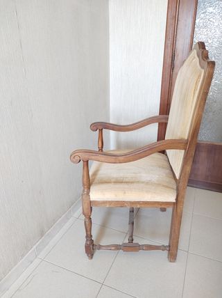 Sedia con braccioli  classica