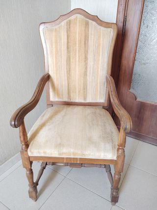 Sedia con braccioli  classica