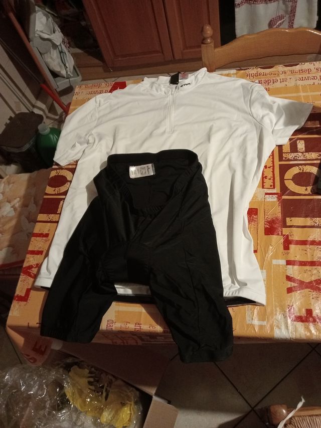 Maglia e pantaloncini ciclismo BTWIN