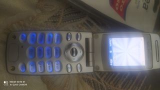 Sony Ericsson Z600 - Telefono cellulare argento