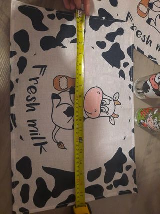 Lote dos Salvamanteles y cuatro vasos de vaca