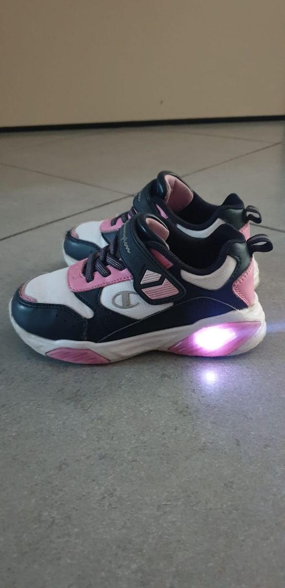 Scarpe Champion bimba rosa blu LED 28