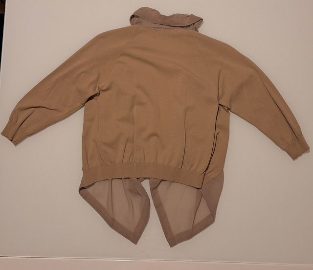 Coprispalle beige in maglia