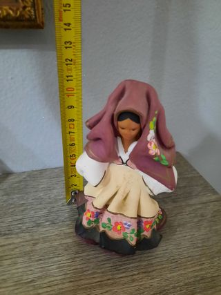 2 figure Statuette fatte interamente a mano