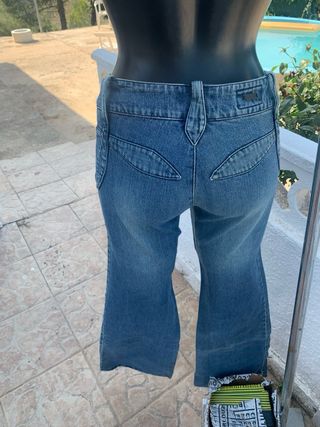 Vaqueros acampanados azules