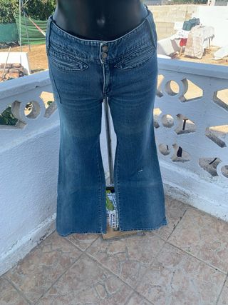 Vaqueros acampanados azules