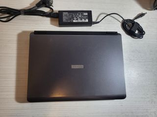 Portátil Toshiba Satellite Windows 7