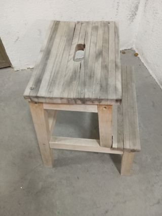 Escalera madera pequeña