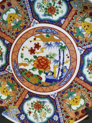 Plato decorativo de porcelana Japonesa