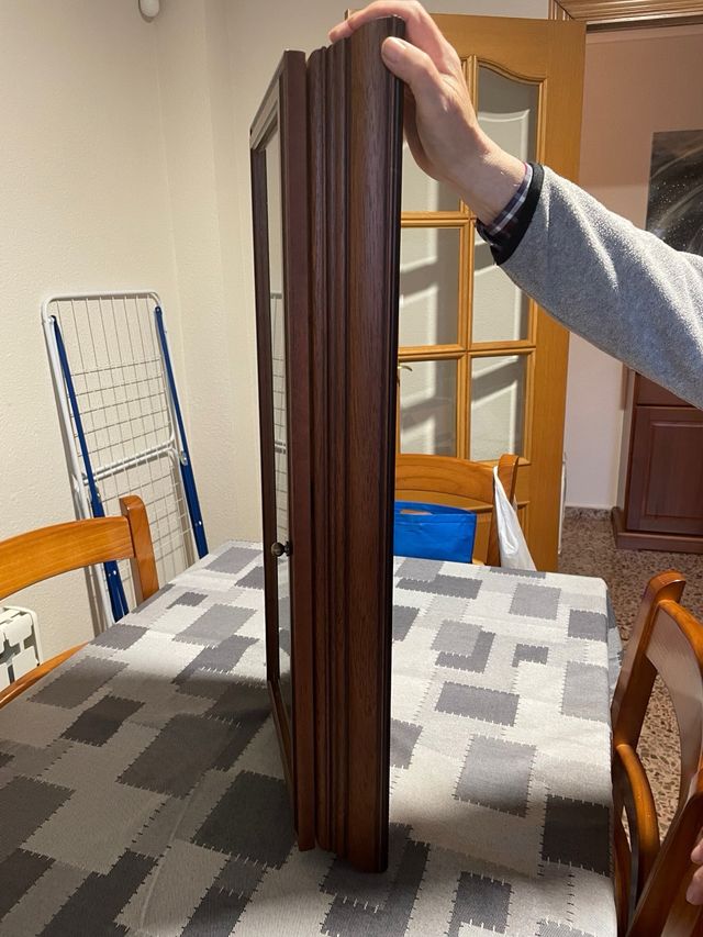 Vitrina expositora madera buena 
miniaturas