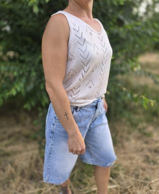 Top beige de ganchillo