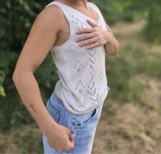 Top beige de ganchillo