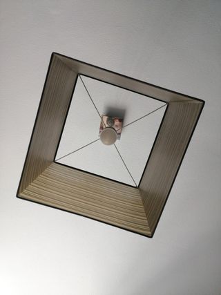 Lámpara colgante moderna.