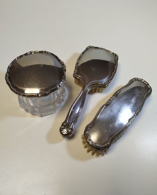 Juego de tocador antiguo de alpaca