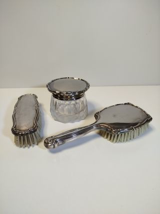 Juego de tocador antiguo de alpaca