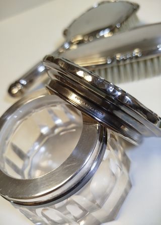 Juego de tocador antiguo de alpaca