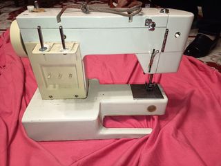 Máquina coser Wertheim Necchi 561