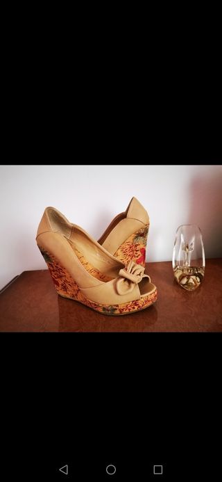 Sandalias cuña beige T37
